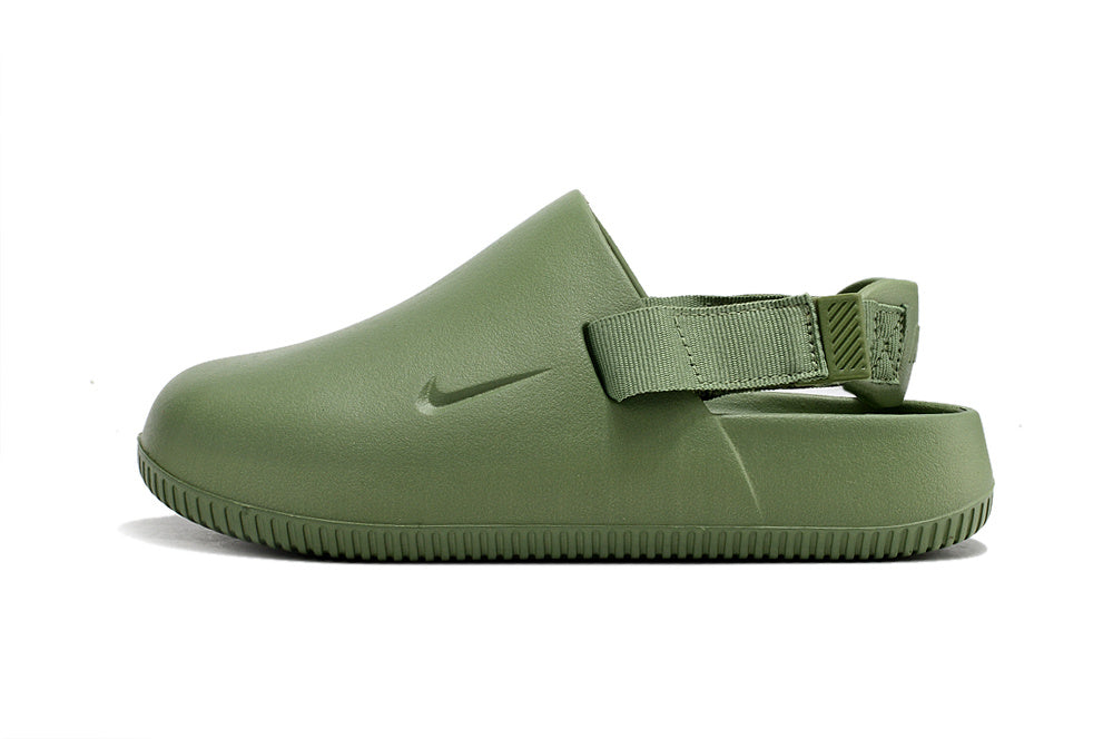 Nike Calm Mule Closed-Toe Slipper