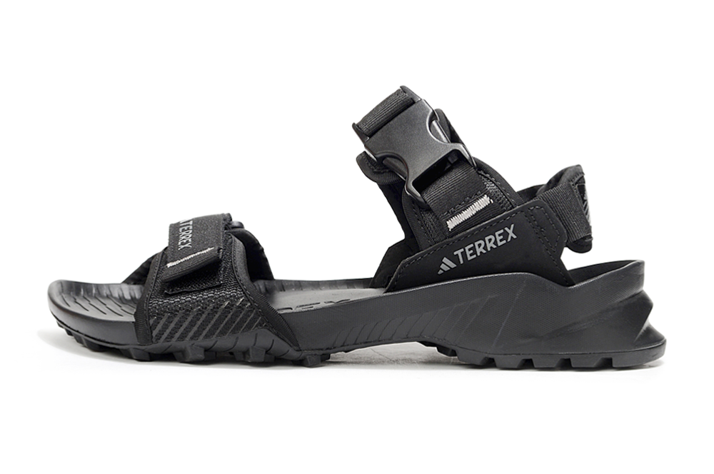 2372 adidas terrex
