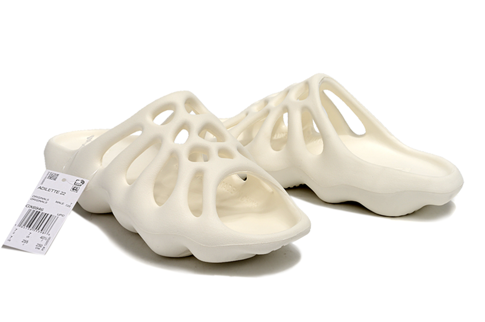 2303 adidas Yeezy 450