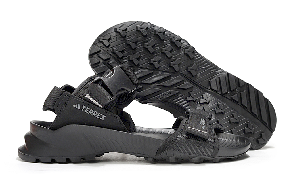 2372 adidas terrex