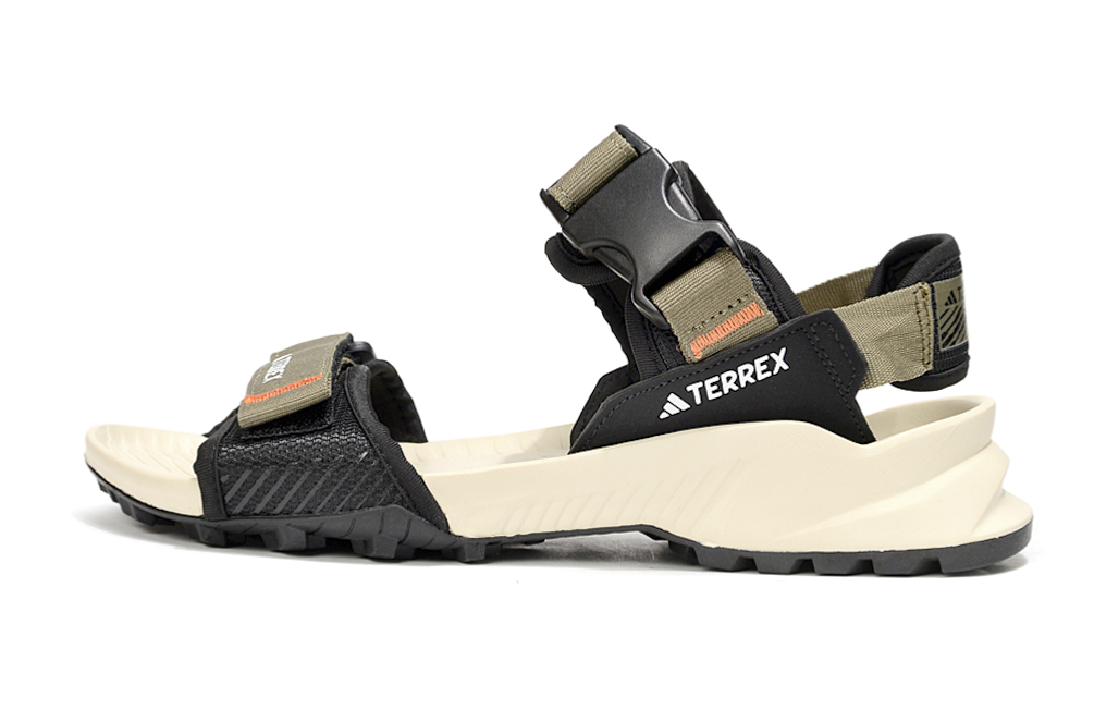 2372 adidas terrex