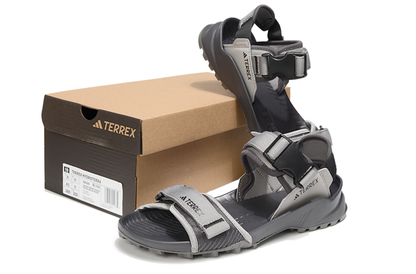 2372 adidas terrex