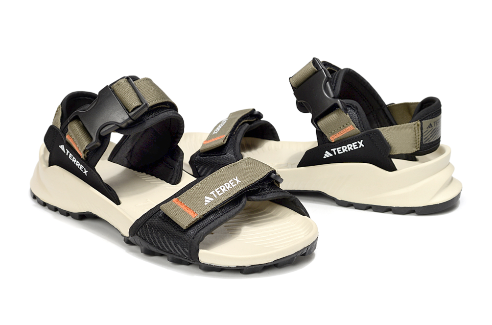 2372 adidas terrex