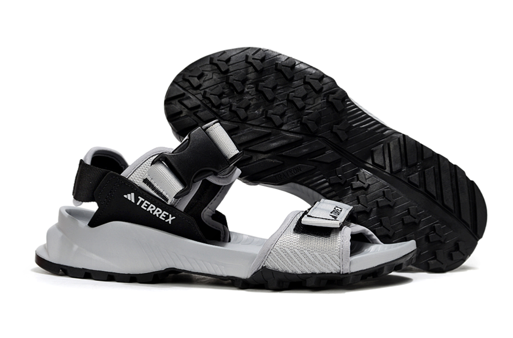 2372 adidas terrex