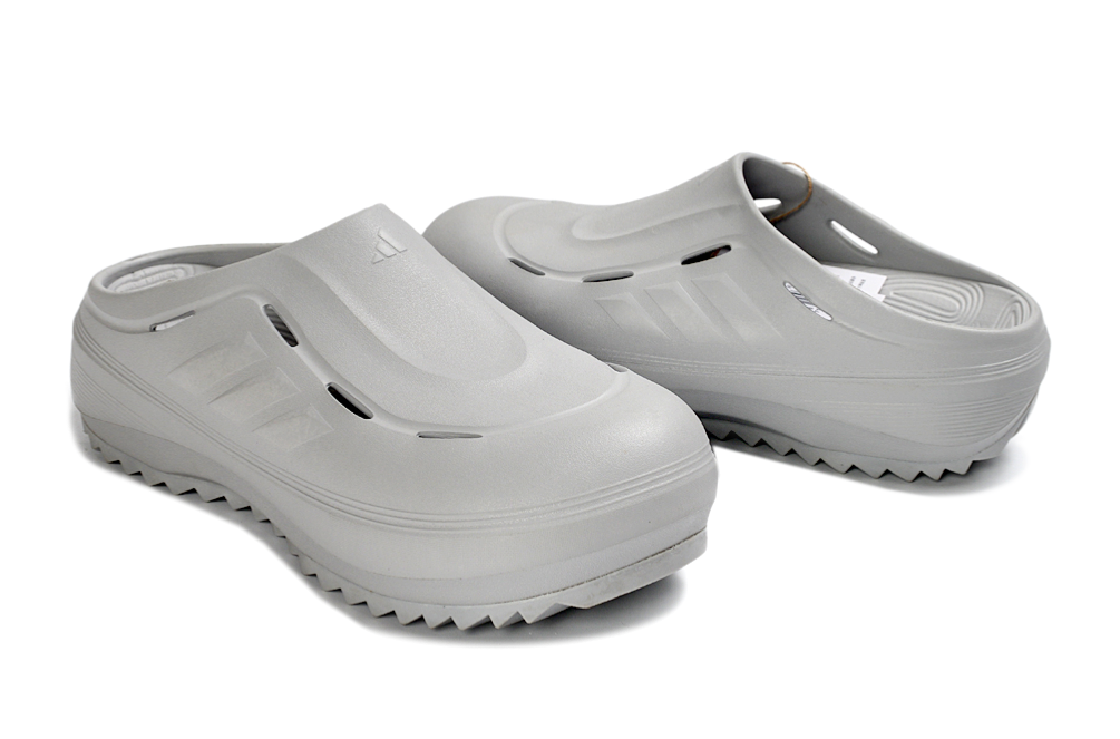 2390 adidas