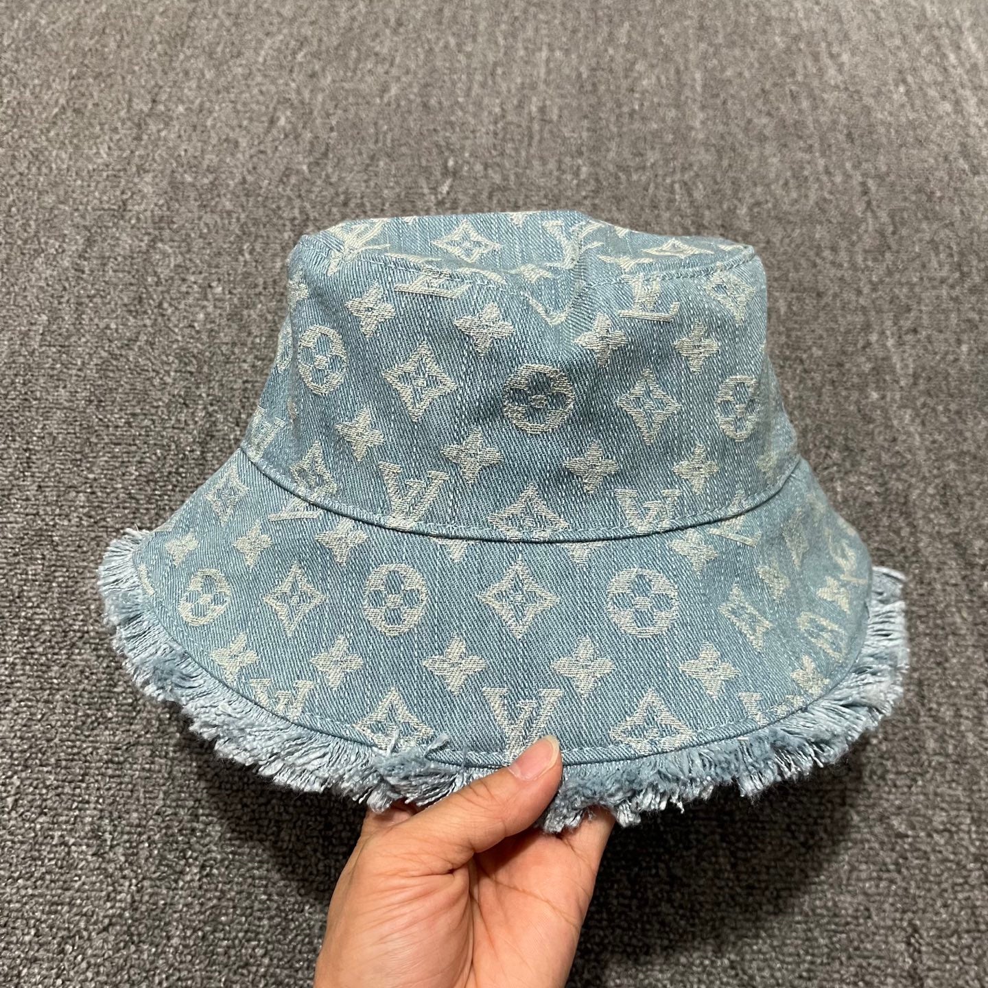 LV