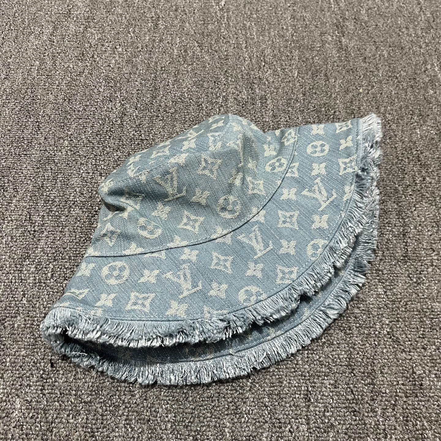 LV